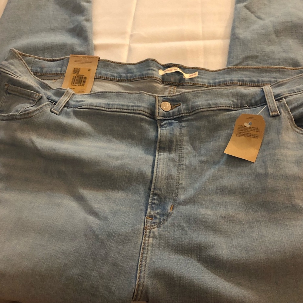 Levi’s jeans. Brand new with tags !!!